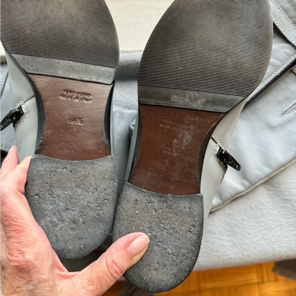 Steven DANN grey boot. Silver metal with lock. One lock missing. Heels scuffed - Picture 4 of 5